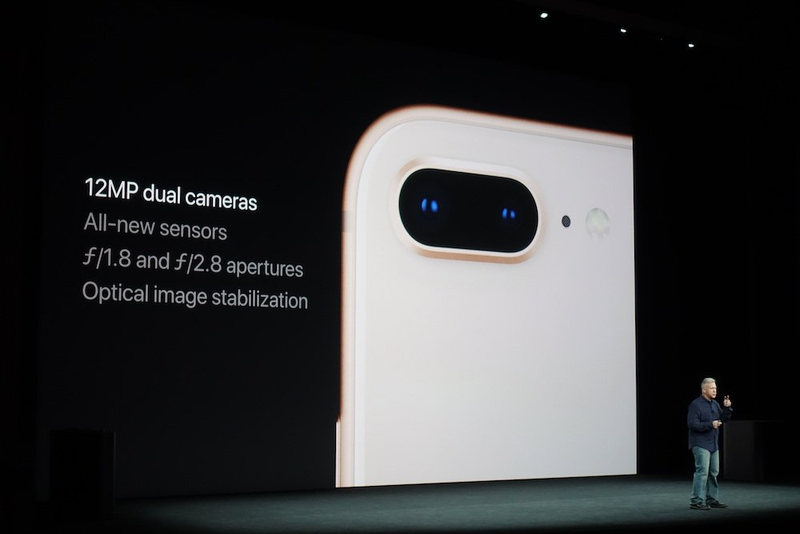Illustration for article titled iPhone 8 y iPhone 8 Plus: el nuevo móvil de Apple abraza el acabado en cristal sin renunciar al botón de inicio